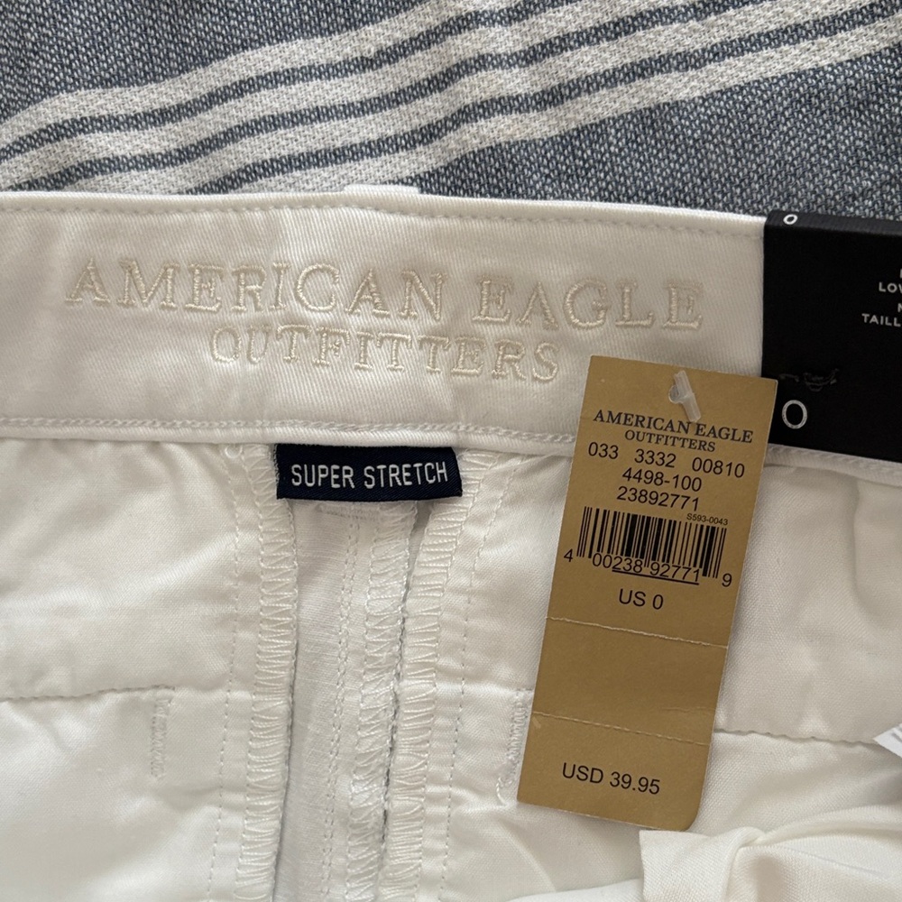 American Eagle Outfitters Women's Cream Shorts - Picture 4 of 5